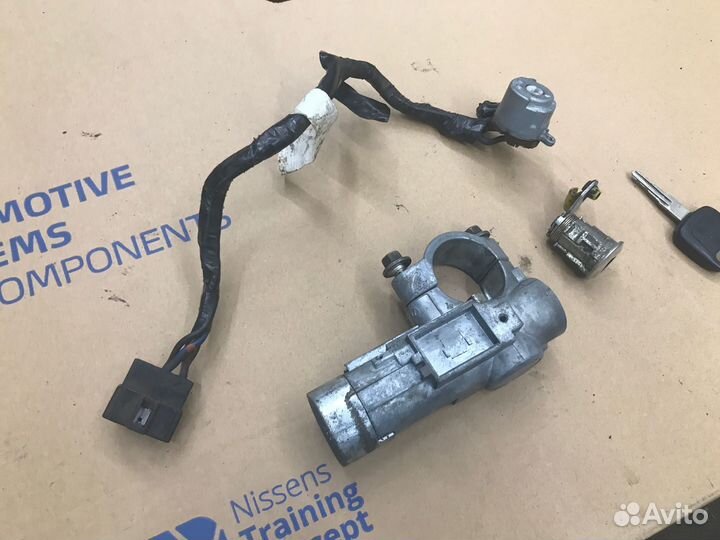 Замок зажигания с ключом Subaru Impreza GC GF G10