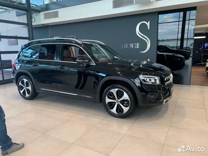 Решетка радиатора на Mercedes GLB 200 2021 г