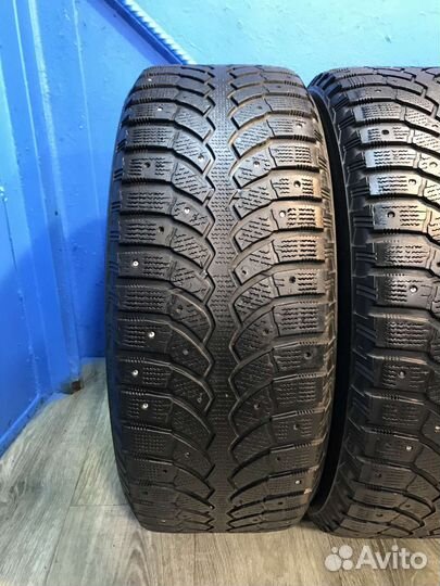 Bridgestone Blizzak Spike-01 215/60 R16