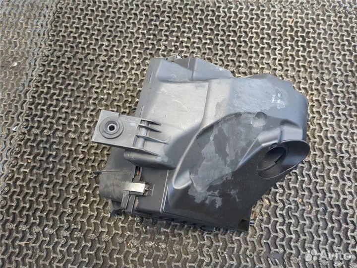 Корпус воздушного фильтра Skoda SuperB, 2005