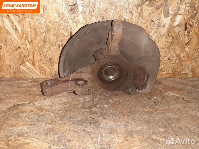 Кулак передний правый Mitsubishi Lancer 10