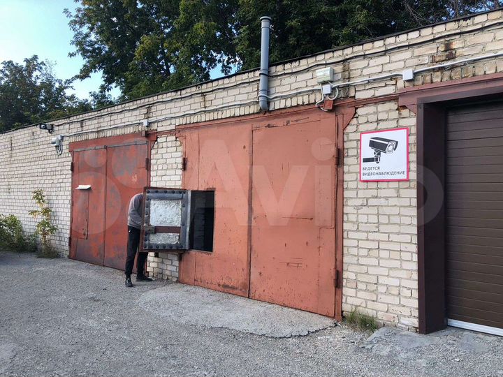 Гараж, > 30 м²