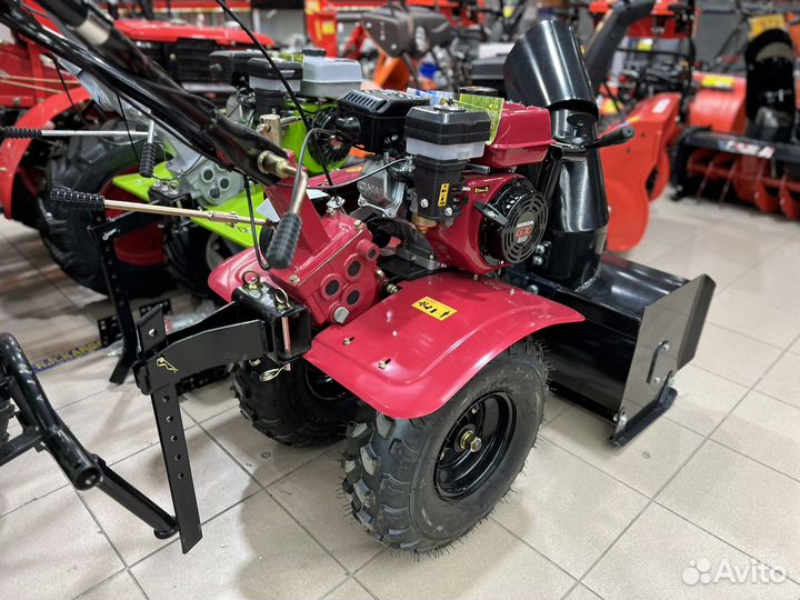 Снегоуборочная машина Honda 13 лс