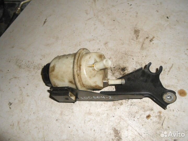 Бачок гидроусилителя (Nissan Pathfinder)