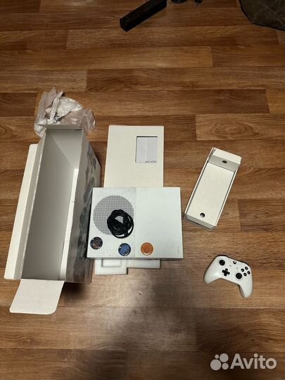 Консоль Xbox One s