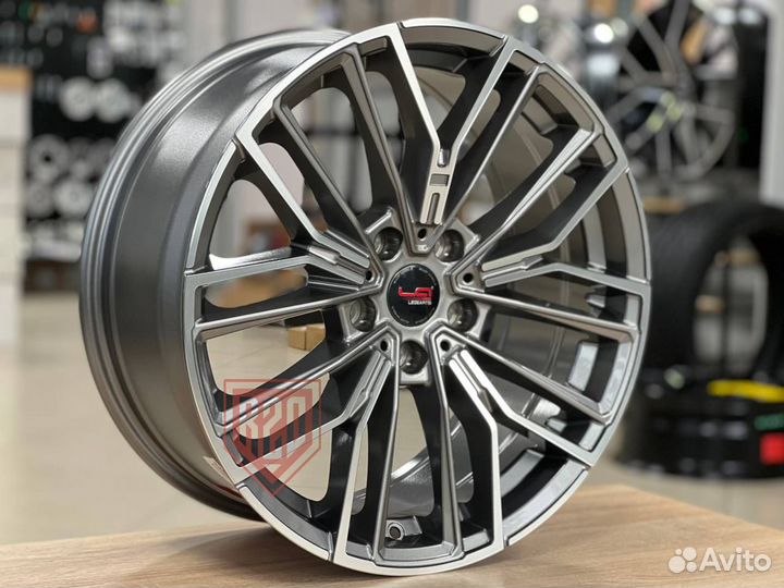 Диск литой Replica BMW R18 5x112 8J ET34 Нал