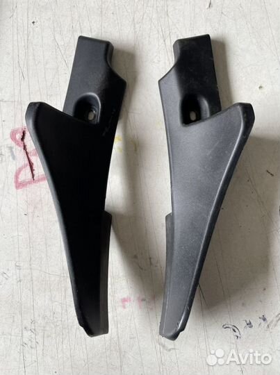 Крышка петли капота правая/левая Renault Duster