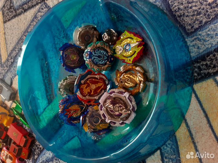 Волчки beyblade