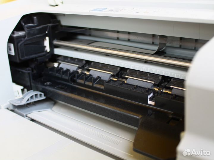 Принтер HP Deskjet D2300 струйный