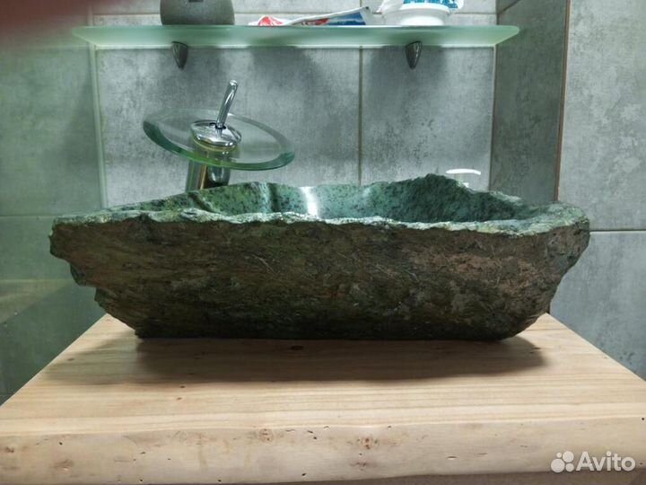 Раковина из природного камня хибинит