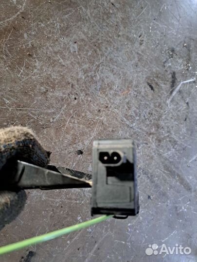 Активатор лючка бензобака Range Rover Vogue