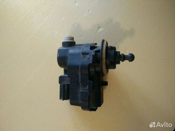 Моторчик корректора фары 2 шт Nissan Almera G15 Ал