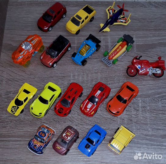 Пакетом игрушки- Hot wheels, Щенячий патруль