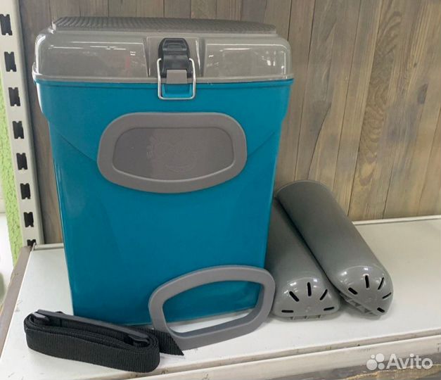 Новый рыболовный ящик небольшой зимний