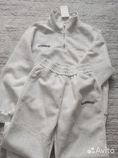 Спортивный костюм женский