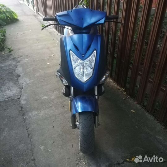 Скутер Nexus Shift