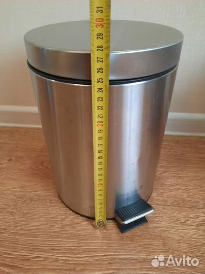 Мусорное ведро с педалью