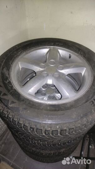 Bridgestone Blizzak Spike-01 235/65 R17