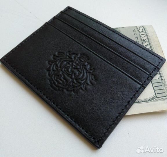 Проход в бизнес-залы, мерч от Tinkoff premium