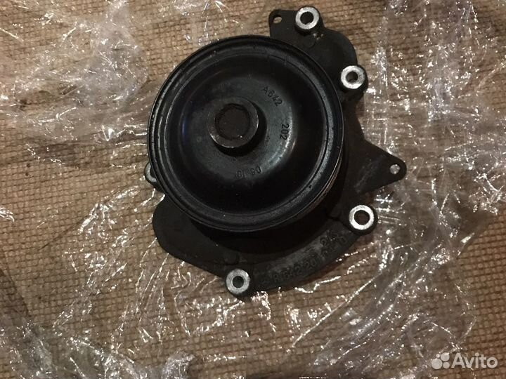 Помпа Мерседес мл гл 164 642 мотор