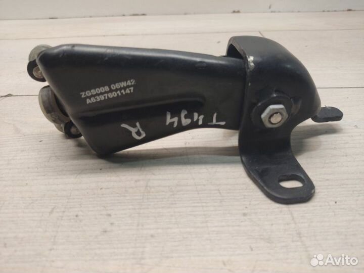 Ролик сдвижной двери правый Mercedes Vito W639