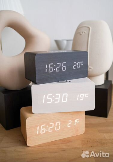 Настольные часы/ беспроводная зарядка