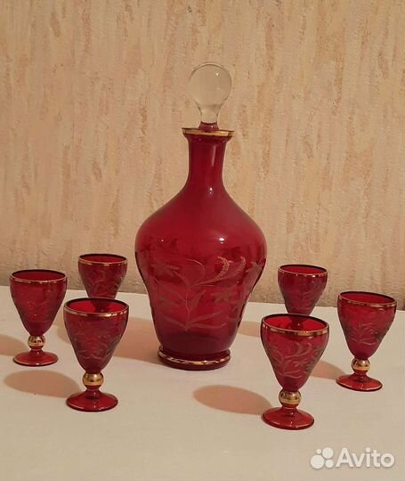 Рубиновое стекло 60е годы.Богемия.Графин и рюмки