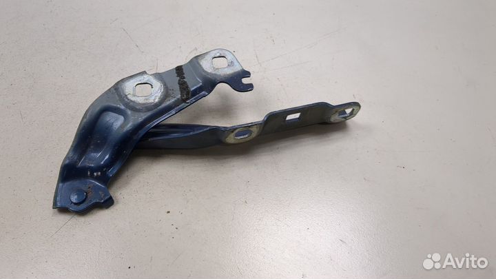 Петля капота правая Chevrolet Trailblazer