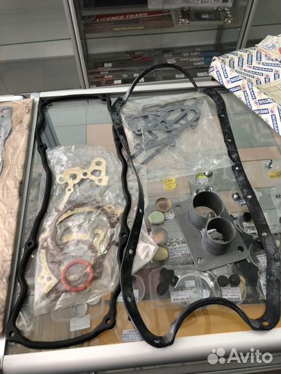 Комплект прокладок двигателя Nissan Bluebird