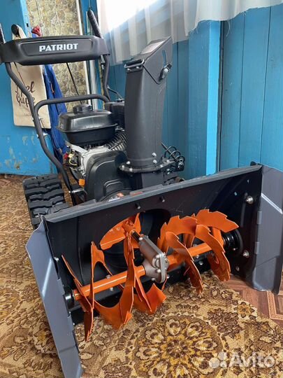 Снегоуборщик бензиновый