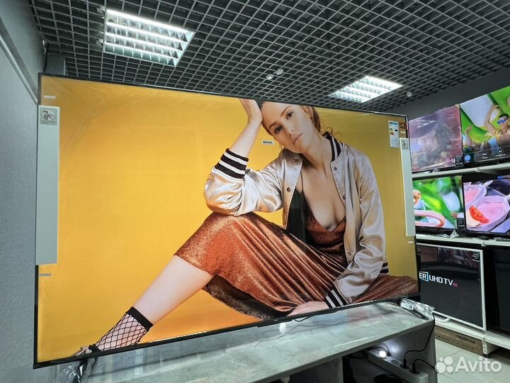 Огромный новый телевизор 65