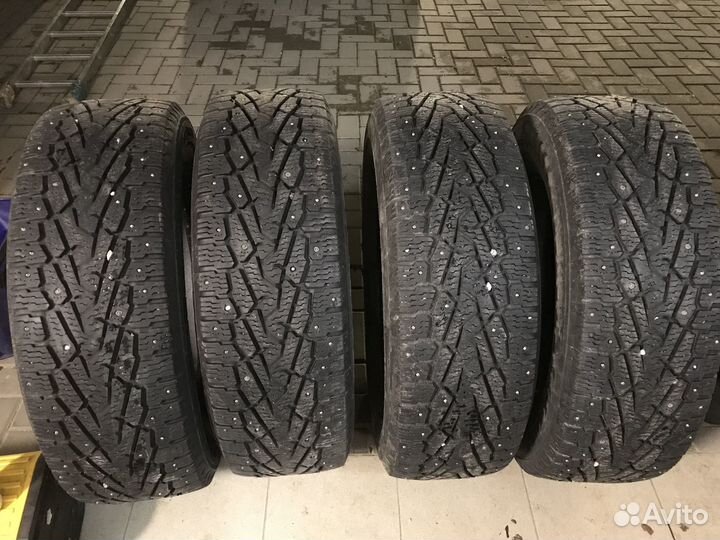 Nokian Tyres Hakkapeliitta LT2 275/65 R18