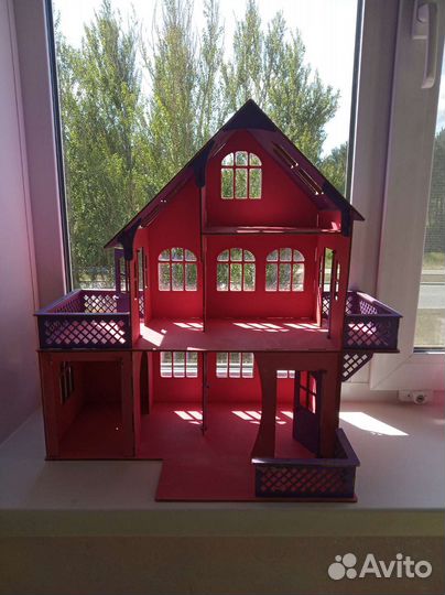 Кукольный домик с мебелью
