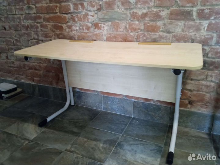 Детский стол парта