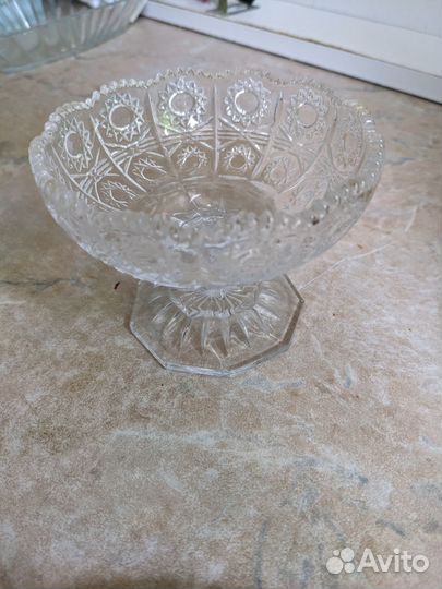 Хрустальная конфетница