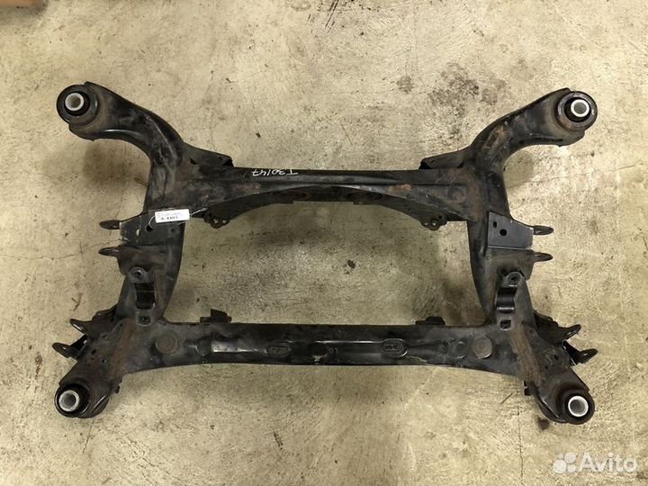 Подрамник задний Lexus IS