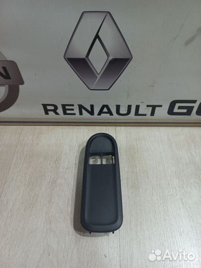 Накладка блока кнопок стеклоподъемника renault duster Лев