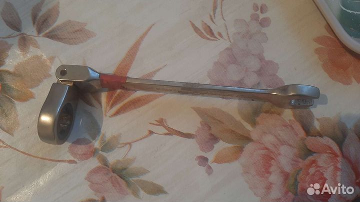 Ключ с трещеткой