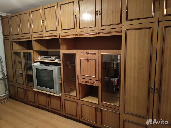 Стенка в гостиную