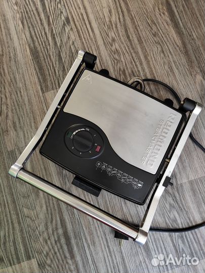 Электрогриль Redmond Steakmaster