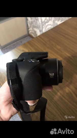 Компактный фотоаппарат canon