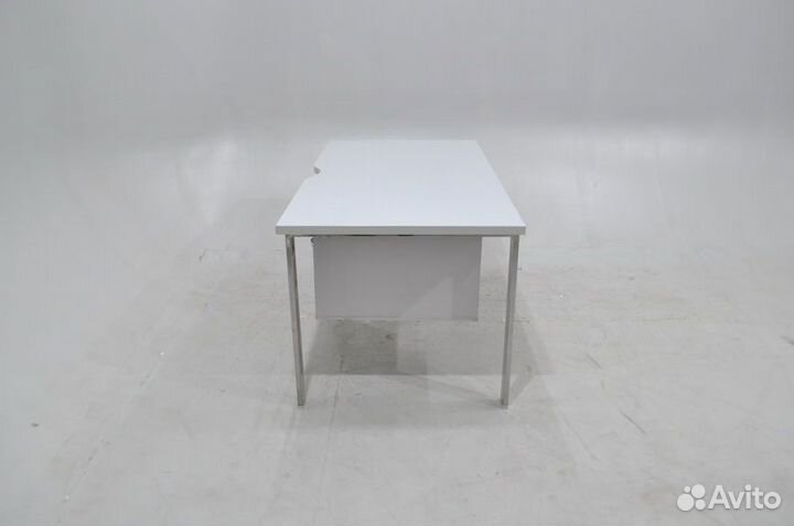 Письменный стол офисный