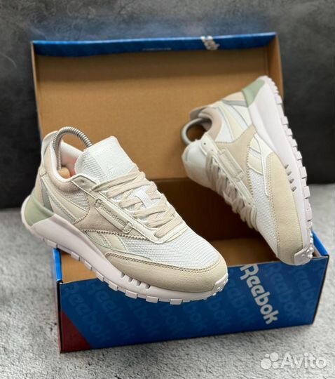 Женские кроссовки Reebok Classic