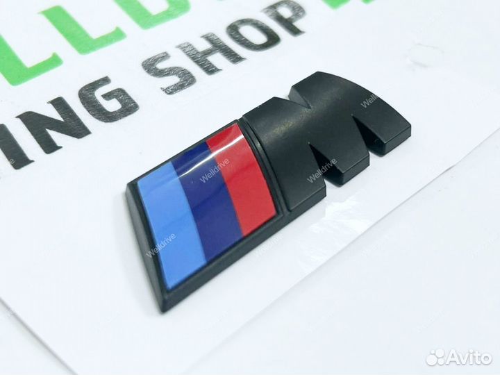 Шильдик M BMW 7 F01 F02 F03 на багажник матовый