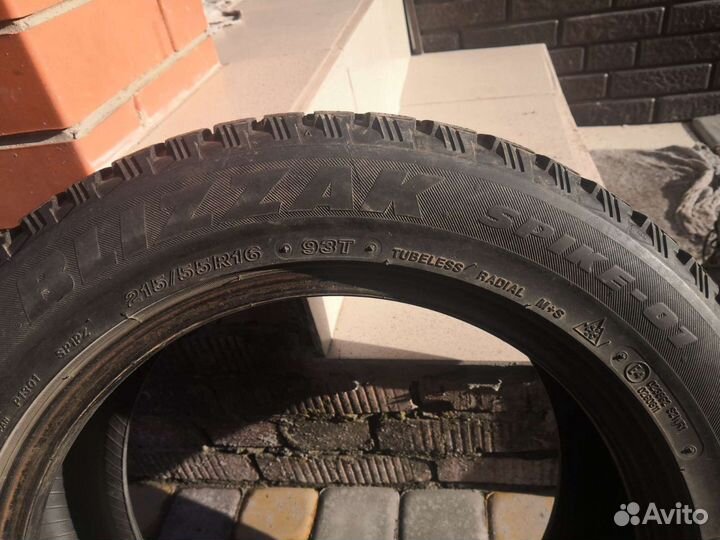 Bridgestone Blizzak LM-001 215/55 R16 93T