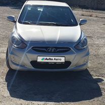 Hyundai Solaris 1.6 AT, 2012, 194 000 км, с пробегом, цена 965 000 руб.