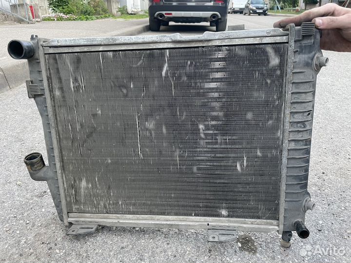 Радиатор охлаждения mercedes w124