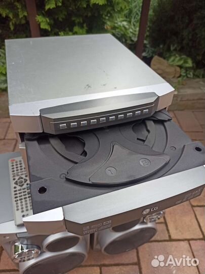 Музыкальный центр LG (бу)
