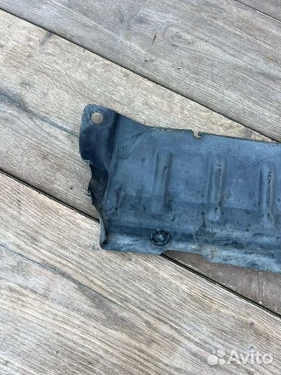 Пыльник двигателя Nissan Almera N16 1.5 2004