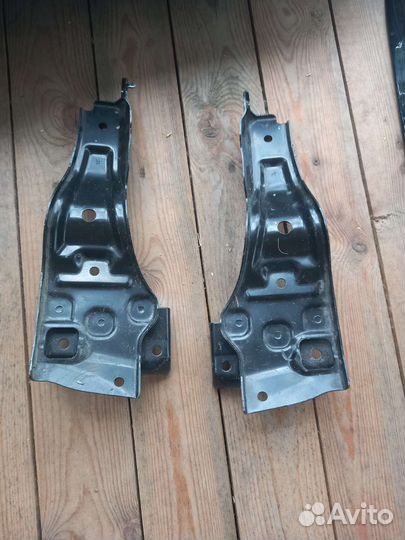 Кронштейн усилителя бампера на Toyota Prado 150